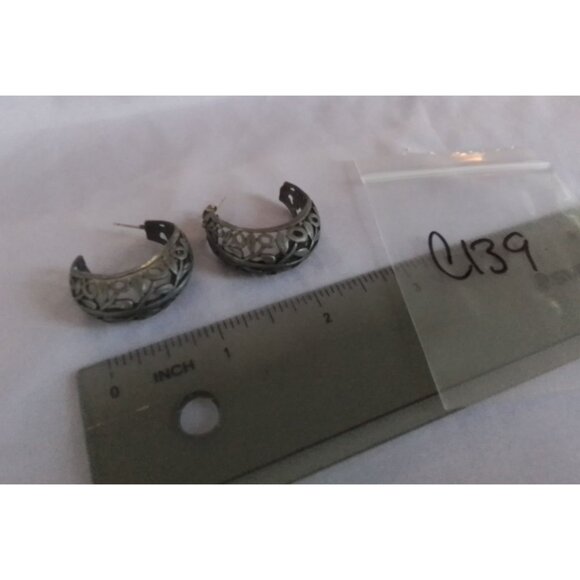 Vintage Silver-Tone Floral Engraved Hoop Earrings - Picture 3 of 3